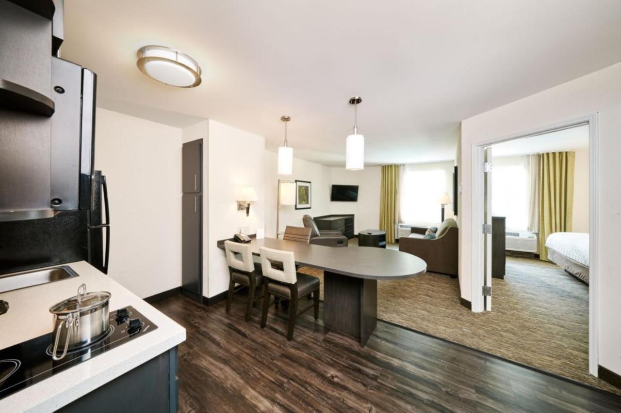 Candlewood Suites Pueblo By Ihg Esterno foto
