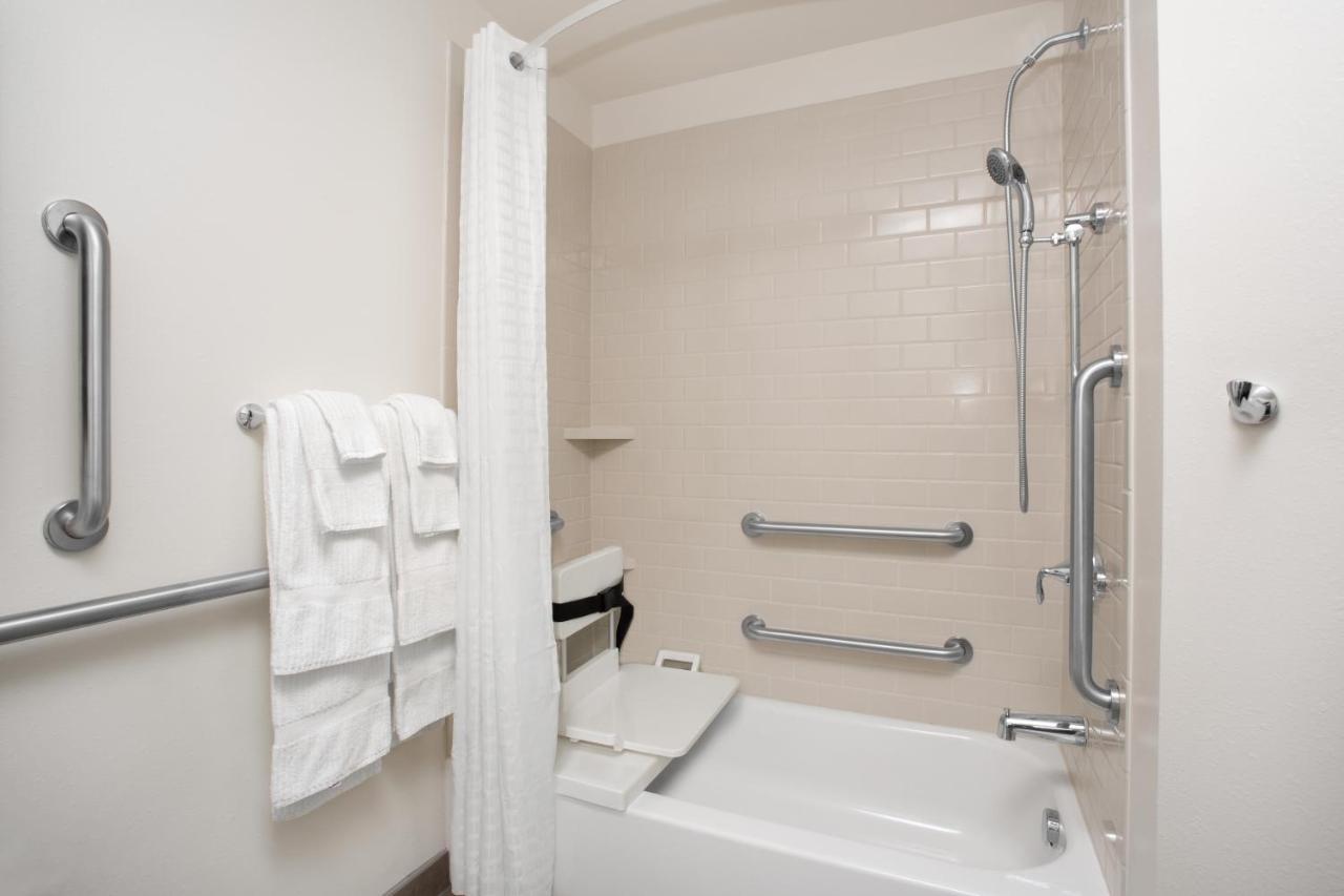 Candlewood Suites Pueblo By Ihg Esterno foto